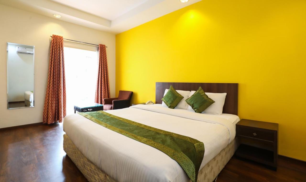 Treebo Trend White Mg Hotel Bangalore Exterior photo