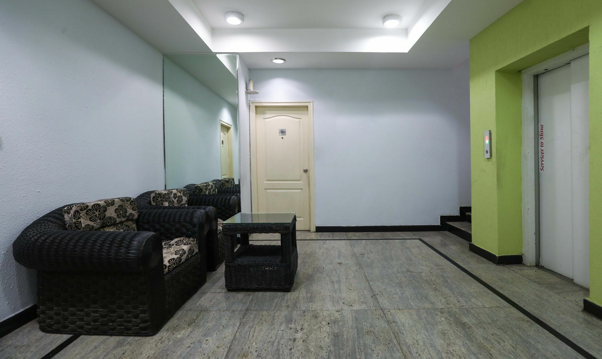 Treebo Trend White Mg Hotel Bangalore Exterior photo